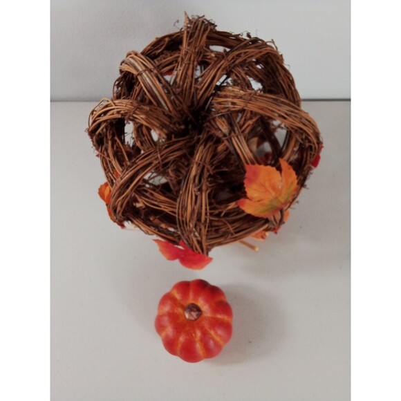 Harvest/Thanksgiving Small Table Centerpiece Pumpkins Gourds Galore - Picture 14 of 16